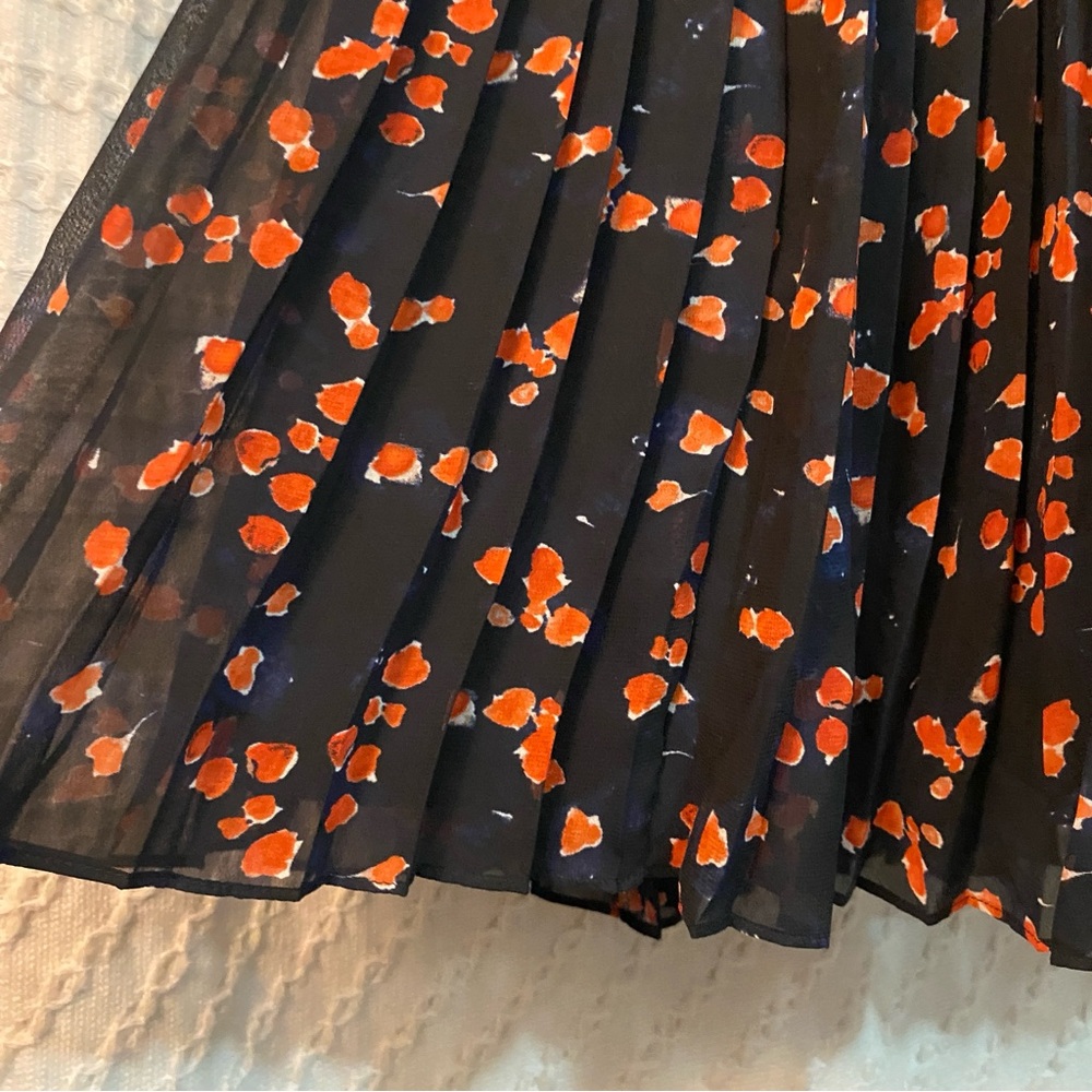 Ann Taylor Petite Pleated Dress - Size 0P - Picture 6 of 7